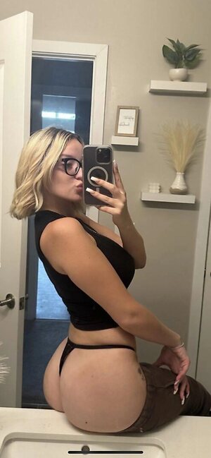 Tricia Marchese leaked photo #12