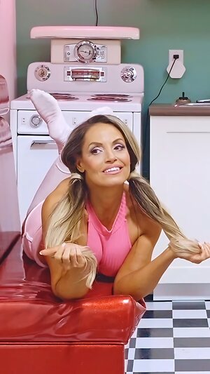 Trish Stratus leaked photo #28