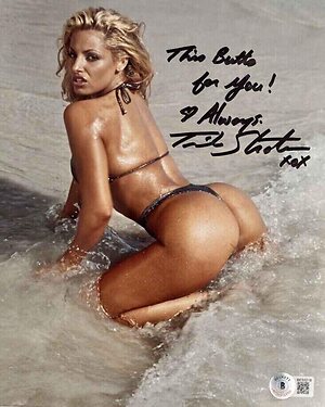 Trish Stratus leaked photo #74