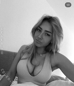 Trixsieaus Nude Leaked Photo #6