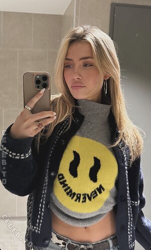 Trixsieaus Nude Leaked Photo #8