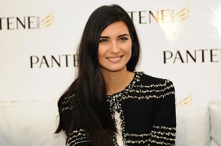 Tuba Büyüküstün leaked photo #16