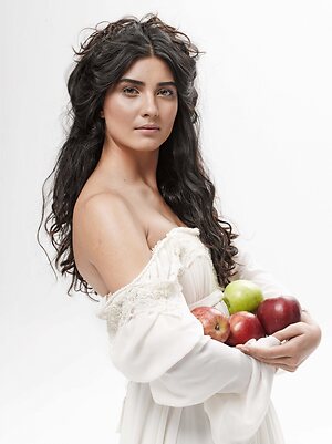 Tuba Büyüküstün leaked photo #229