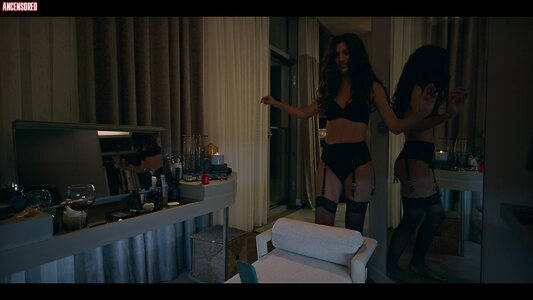 Tuba Büyüküstün Nude Leaked Photo #369