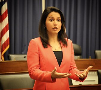 Tulsi Gabbard leaked photo #9