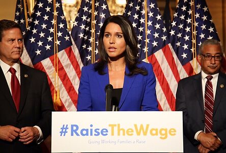 Tulsi Gabbard leaked photo #10