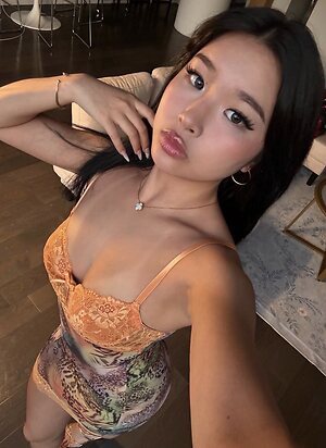 Tuyxzi Nude Leaked Photo #3