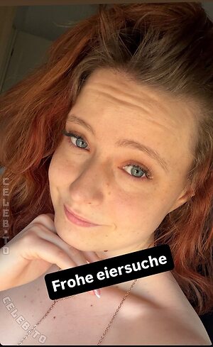 Twostonelol Nude Leaked Photo #17