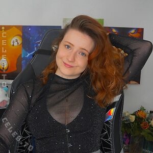 Twostonelol photo