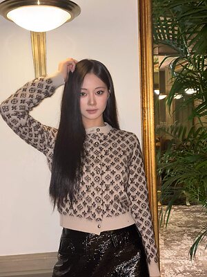 Tzuyu leaked photo #17