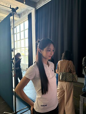 Tzuyu leaked photo #37