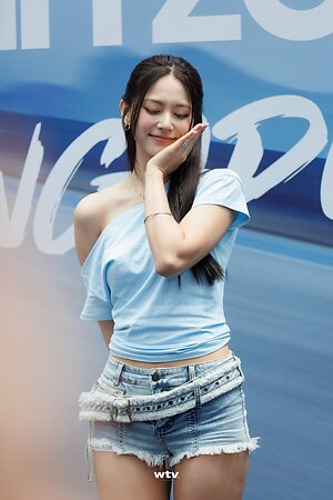 Tzuyu leaked photo #54