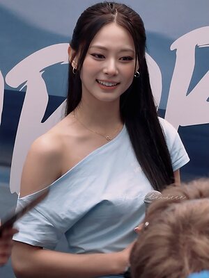 Tzuyu leaked photo #79
