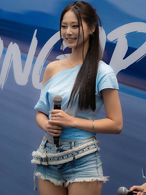 Tzuyu leaked photo #84