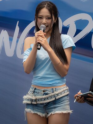 Tzuyu leaked photo #85