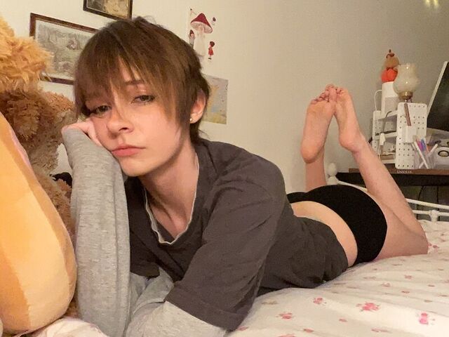 Unsol.iel leaked photos