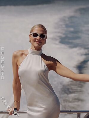Valentina Pahde photo