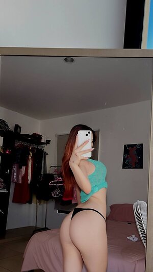 Valeria Mercheyer leaked photo #3