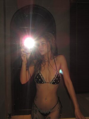 Valeria Tran leaked photo #2