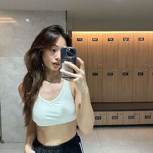 Valerie Dewi leaked photo #9