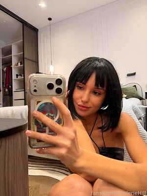 ValerieHill leaked photo #12