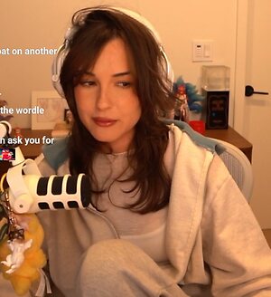 valkyrae assistant leaked photo #9