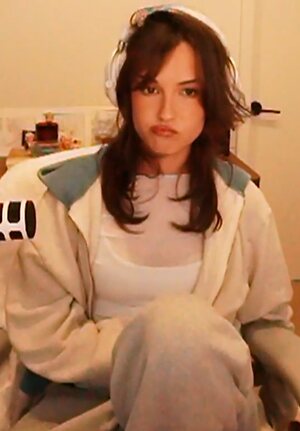 valkyrae assistant leaked photo #10