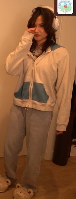 valkyrae assistant leaked photo #14