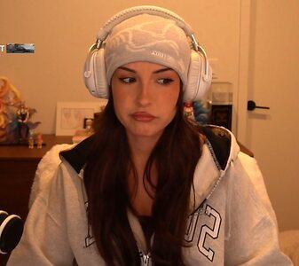 valkyrae assistant leaked photo #25