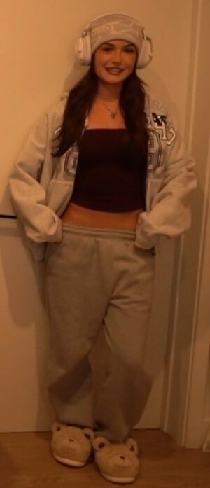 valkyrae assistant leaked photo #27
