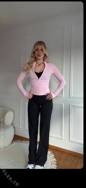 Vallixpauline Nude Leaked Photo #24