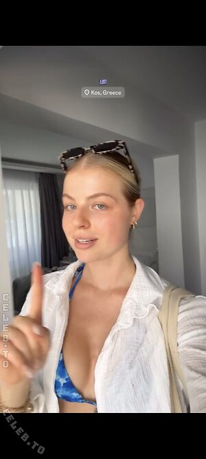 Vallixpauline leaked photo #99