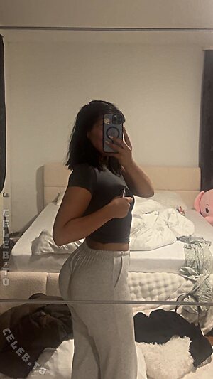 valonaash Nude Leaked Photo #33