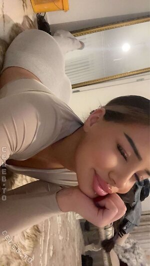 valonaash Nude Leaked Photo #52