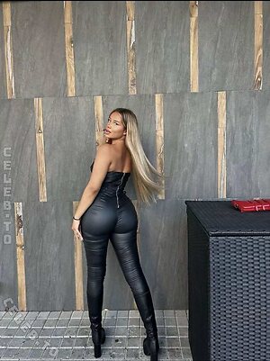 valonaash More Nude Photos