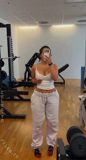 valonaash Nude Leaked Photo #85