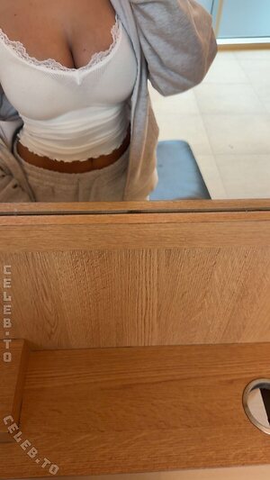 valonaash Nude Leaked Photo #87