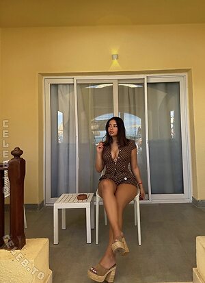 valonaash Nude Photos