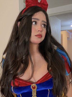 Vanee leaked photo #3