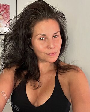 Vanessa Blumhagen Nude Leaked Photo #15