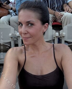 Vanessa Blumhagen photo