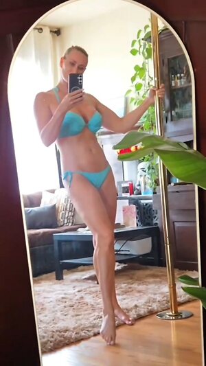 Vanessa Cater leaked photo #5