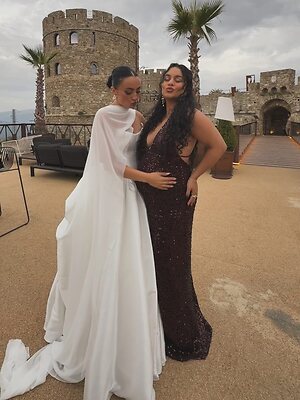 Vanessa Hudgens sideboobs leaked photo #3