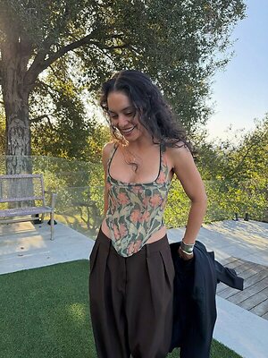 Vanessa Hudgens leaked photo #5