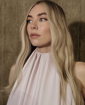 Vanessa Kirby leaked photo #17