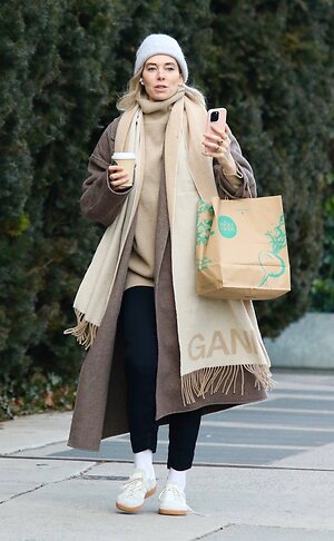 Vanessa Kirby leaked photo #108