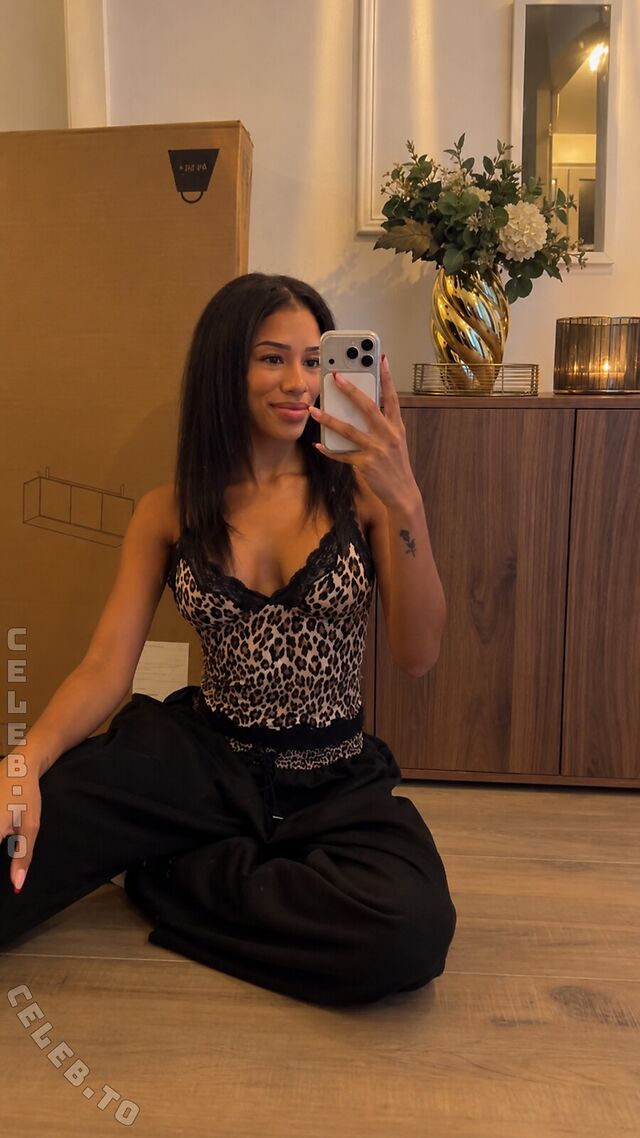 Vanessa Nwattu leaked photos