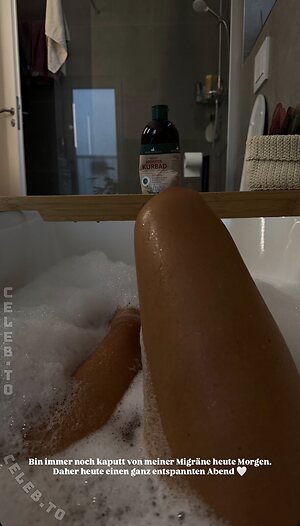 Vanessa Schmitt Nude Leaked Photo #9