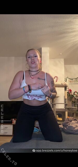 vanny_flowerchild Nude Leaked Photo #2