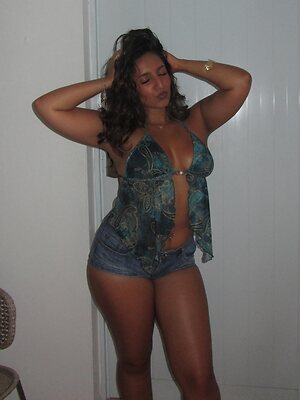 Vedika Sinha leaked photo #7